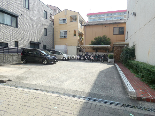 17/23 駐車場