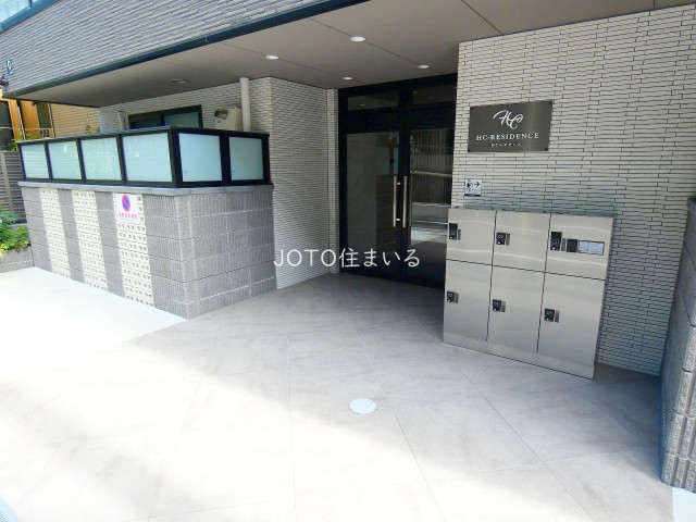 30/30 エントランス