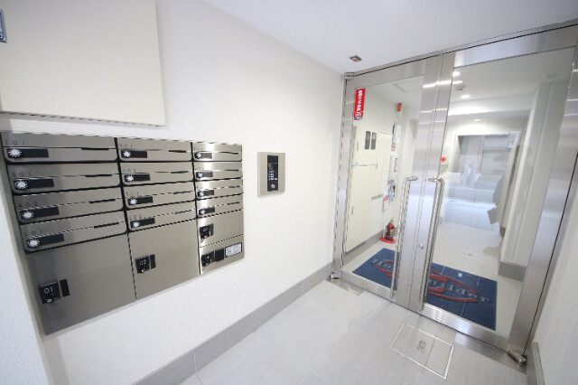 28/30 エントランス