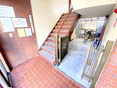 18/24 エントランス