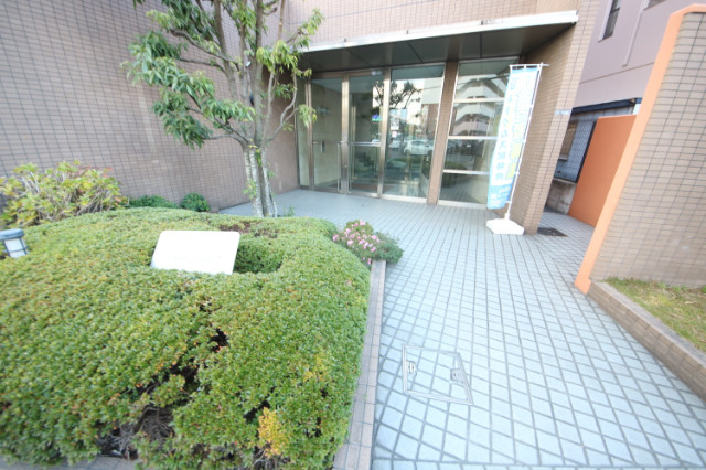 28/30 エントランス