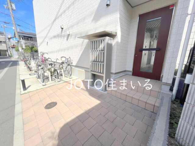 25/30 エントランス