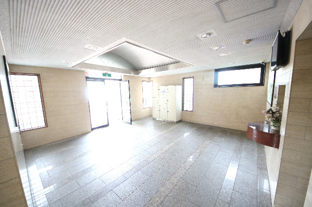 28/30 エントランス