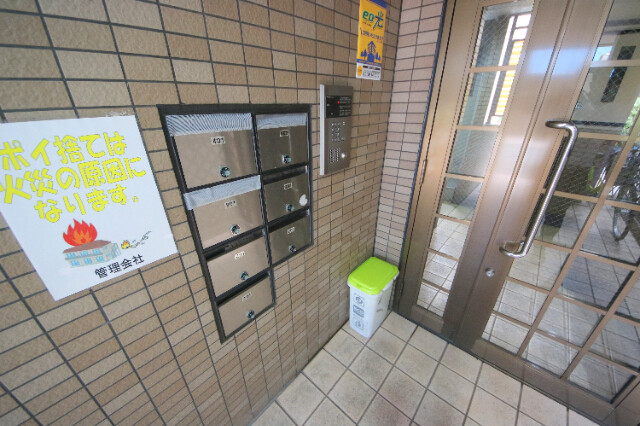 28/30 エントランス