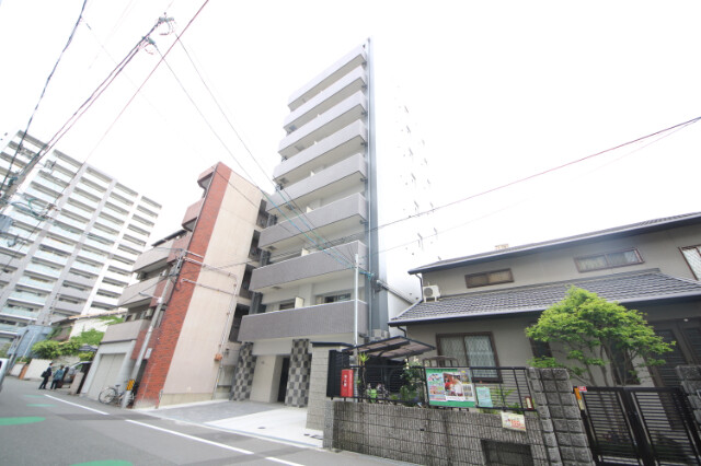 28/30 エントランス