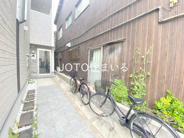 28/30 駐車場