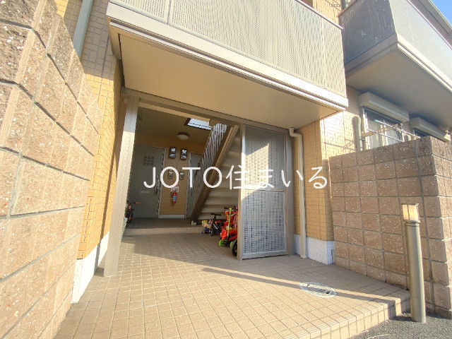 18/25 エントランス