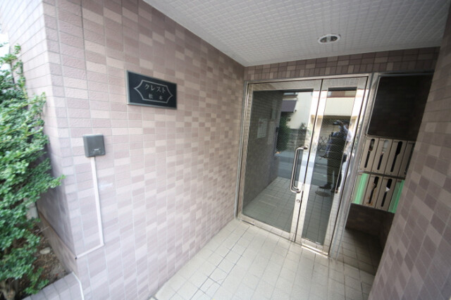 27/30 エントランス