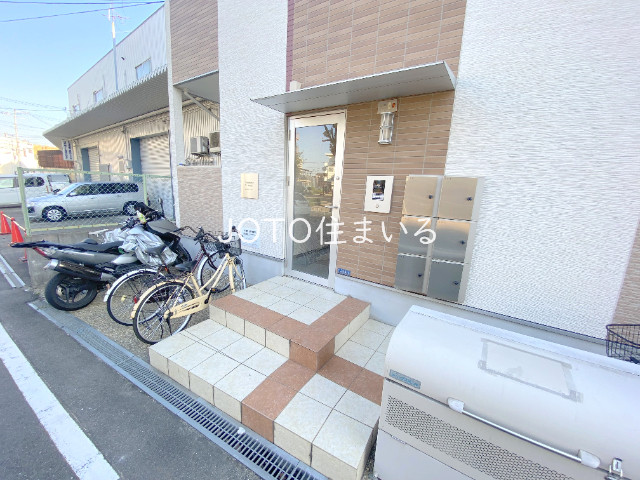 18/25 エントランス