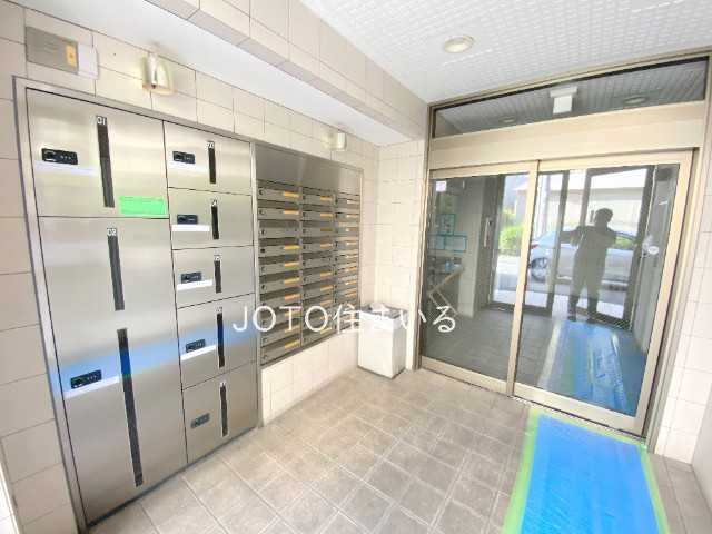 18/25 エントランス