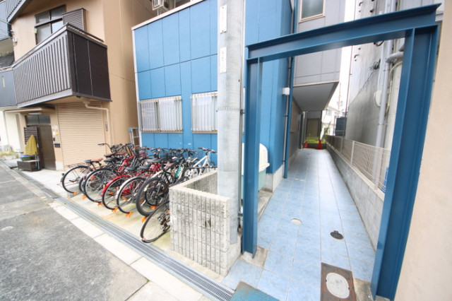 26/30 エントランス