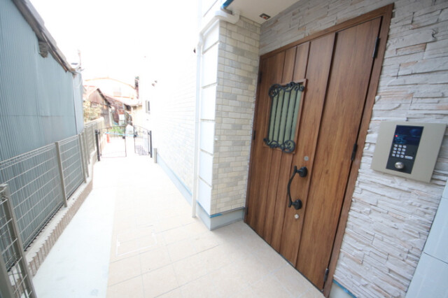 26/30 エントランス