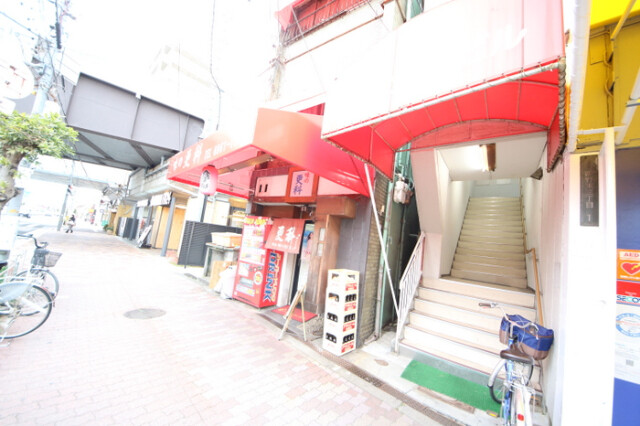 28/30 エントランス