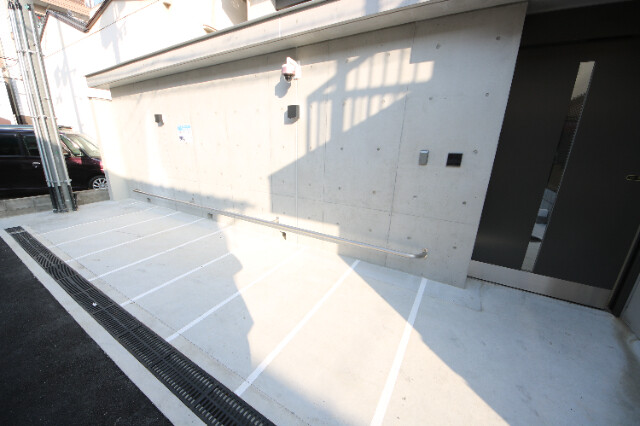 28/30 駐車場