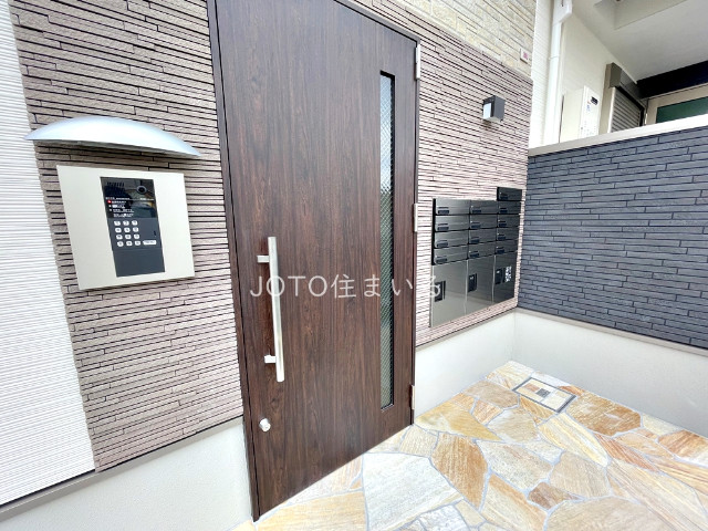 18/25 エントランス