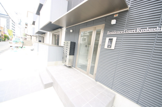 28/30 エントランス