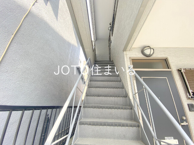 18/24 エントランス