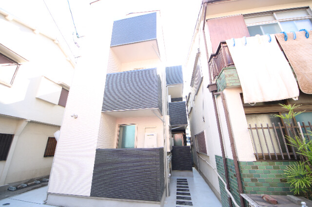 28/30 エントランス