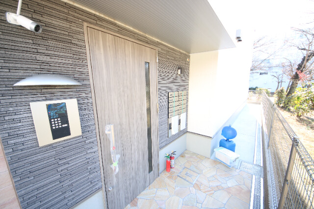 28/30 エントランス