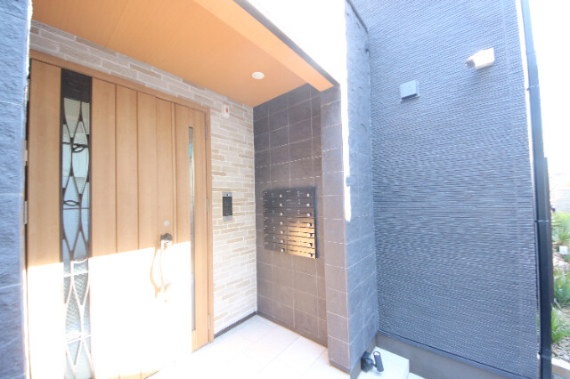 28/30 エントランス