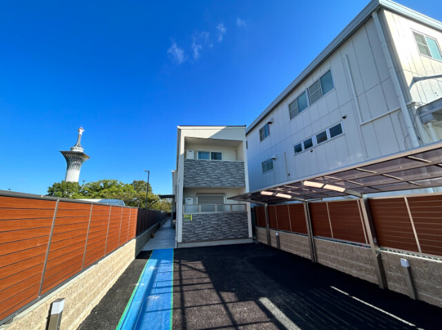 28/30 エントランス