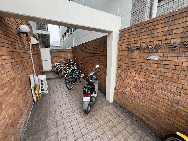 26/30 エントランス