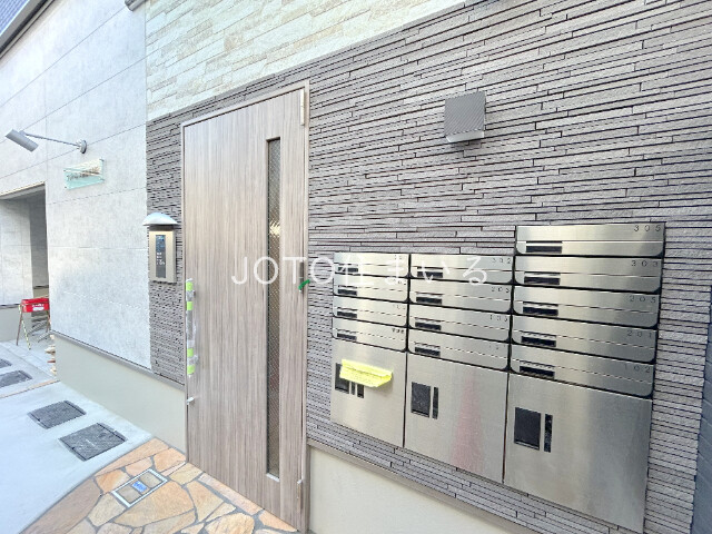 21/28 エントランス