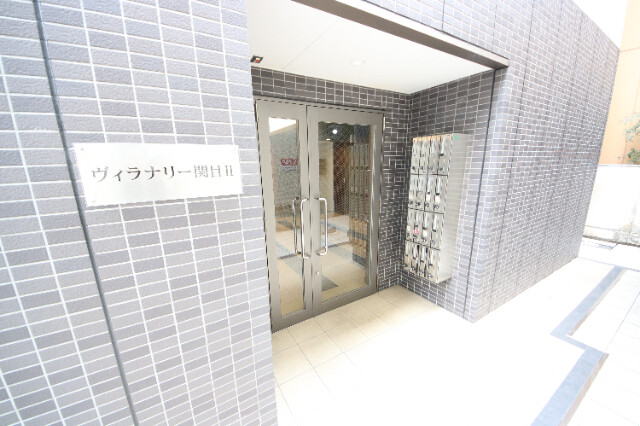 24/30 エントランス