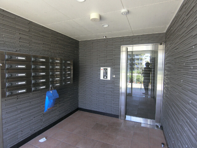 3/8 エントランス