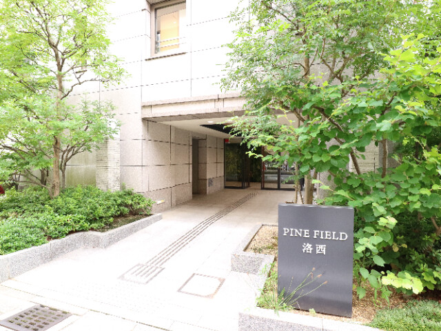 27/30 エントランス