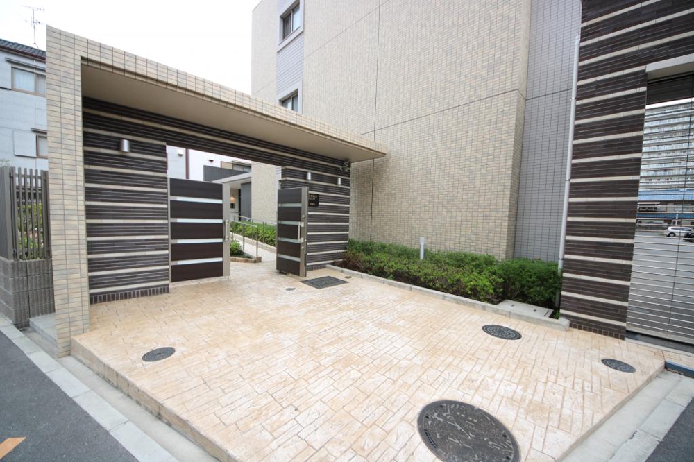 26/30 エントランス