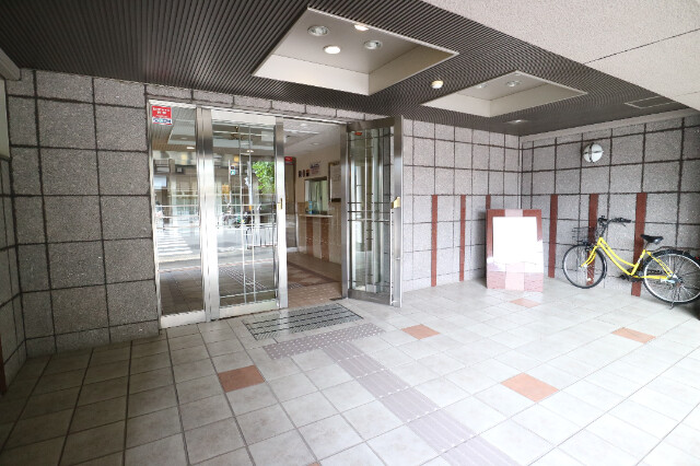 2/4 エントランス