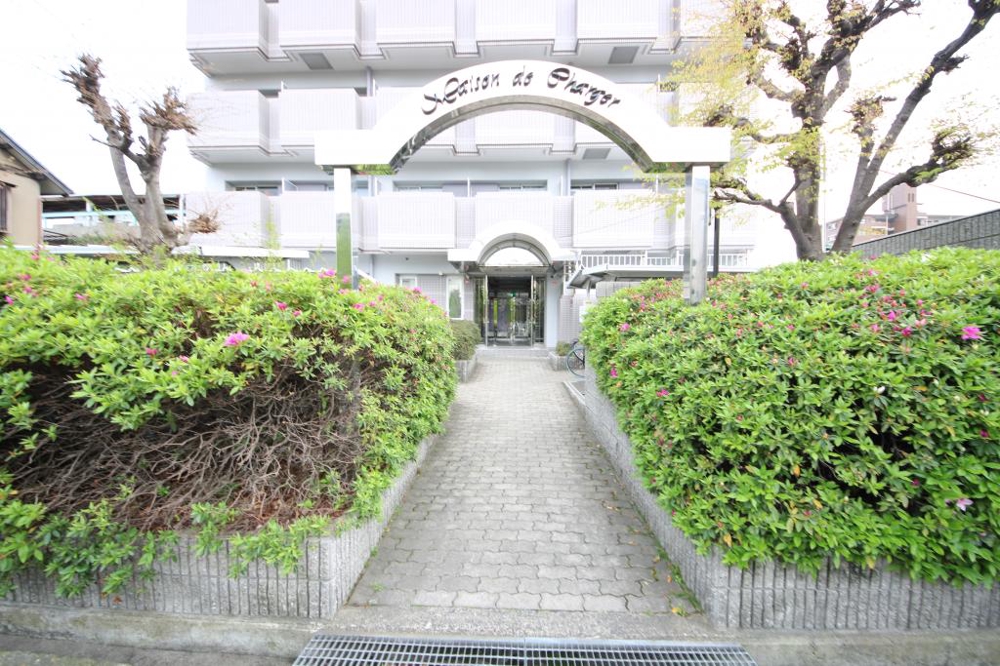 28/30 エントランス