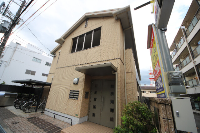 26/30 エントランス