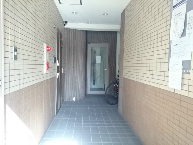 2/3 エントランス