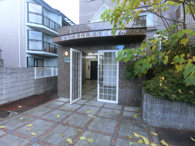 28/30 エントランス