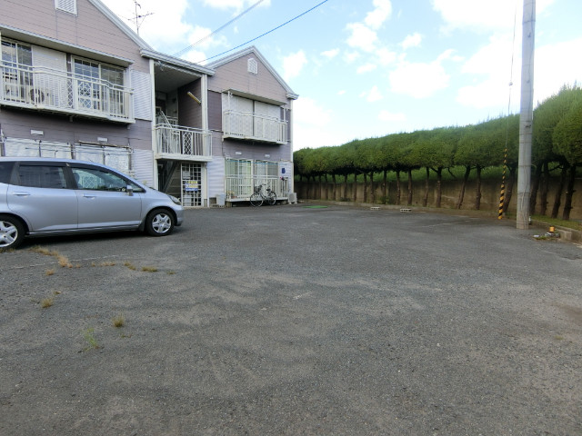 27/30 駐車場