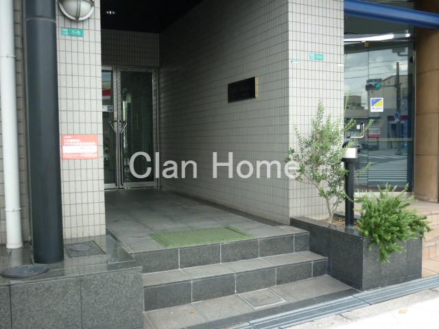 22/30 エントランス