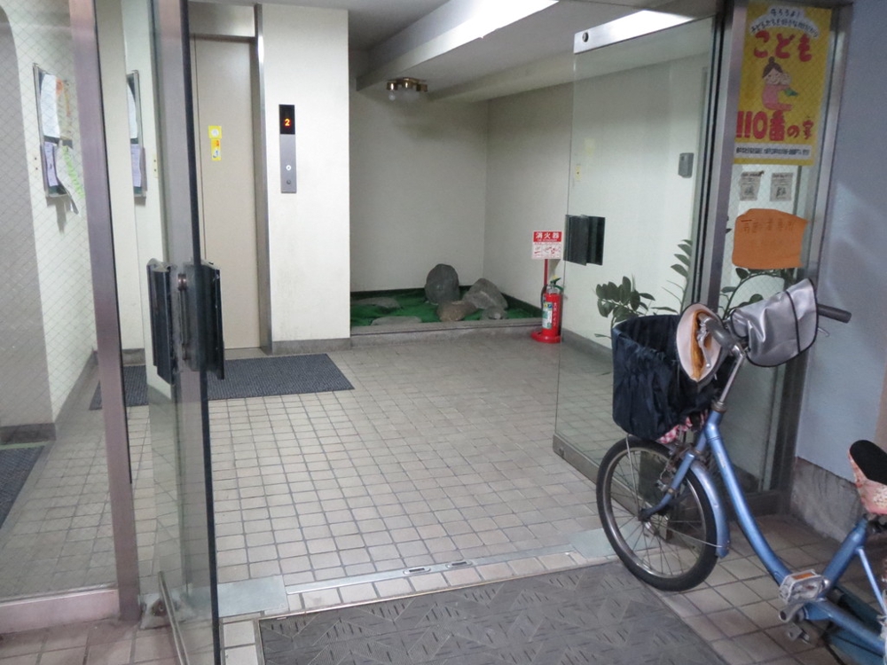 22/30 エントランス