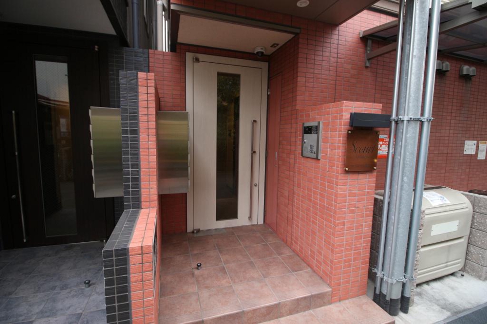 25/30 エントランス