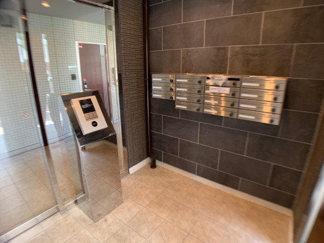 30/30 エントランス