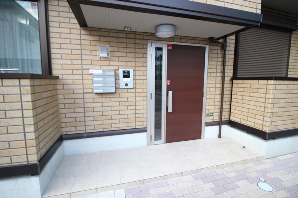 2/4 エントランス