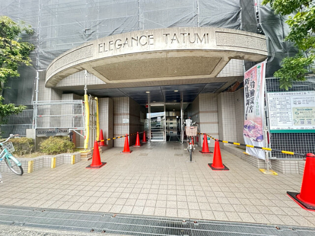 2/4 エントランス