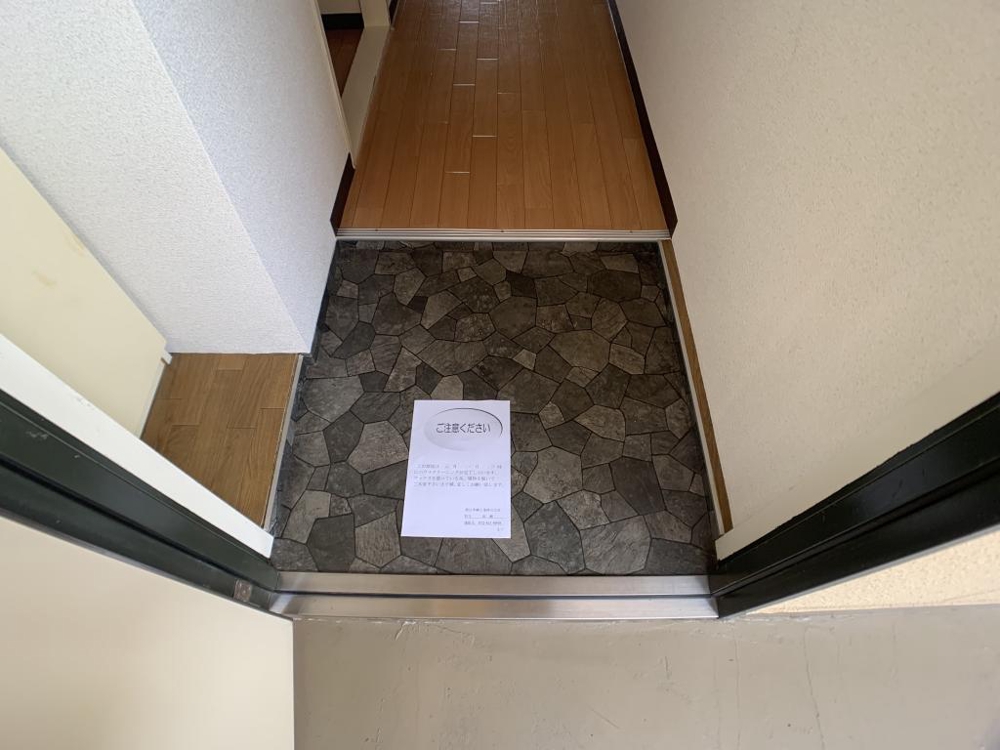 14/30 玄関