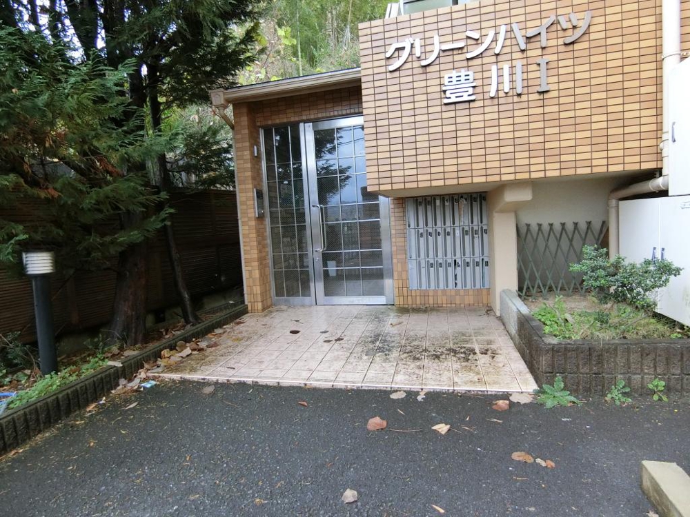 25/30 エントランス