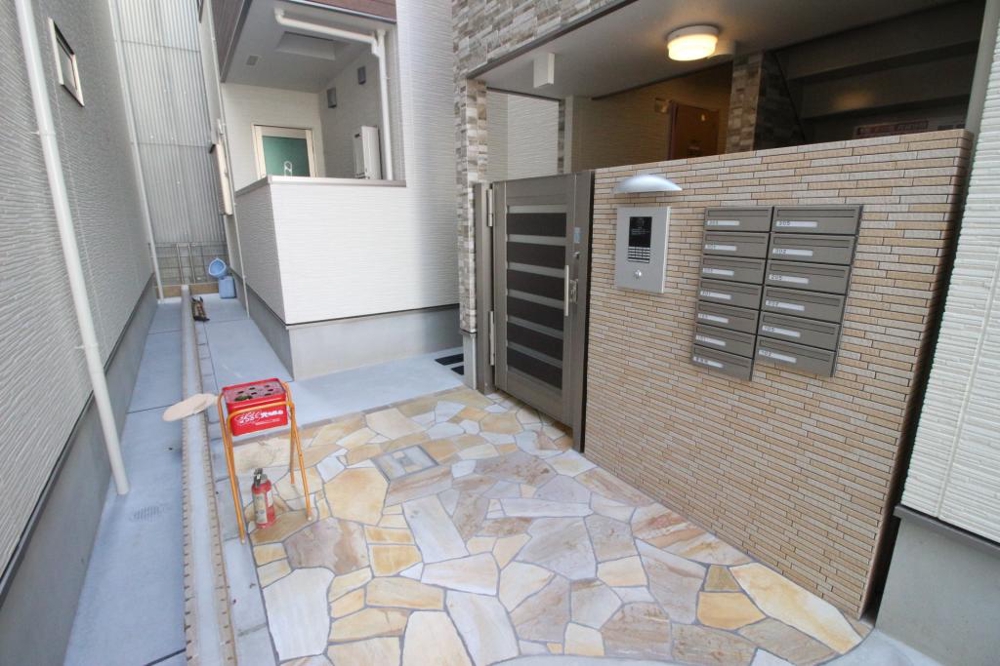 2/4 エントランス