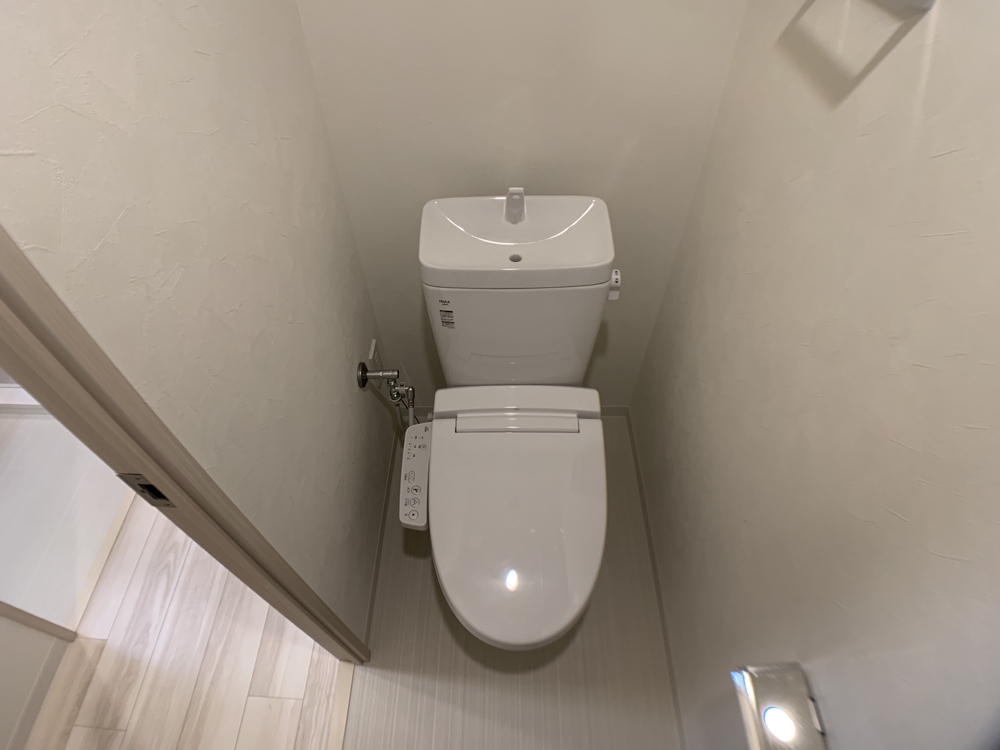 30/30 エントランス