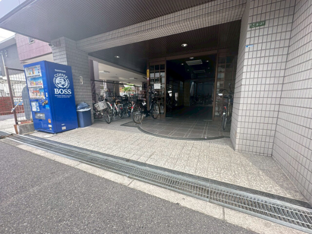 2/5 エントランス