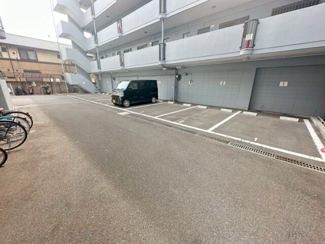 3/5 駐車場