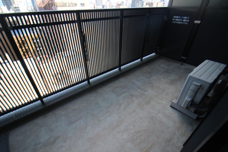 25/30 バルコニー